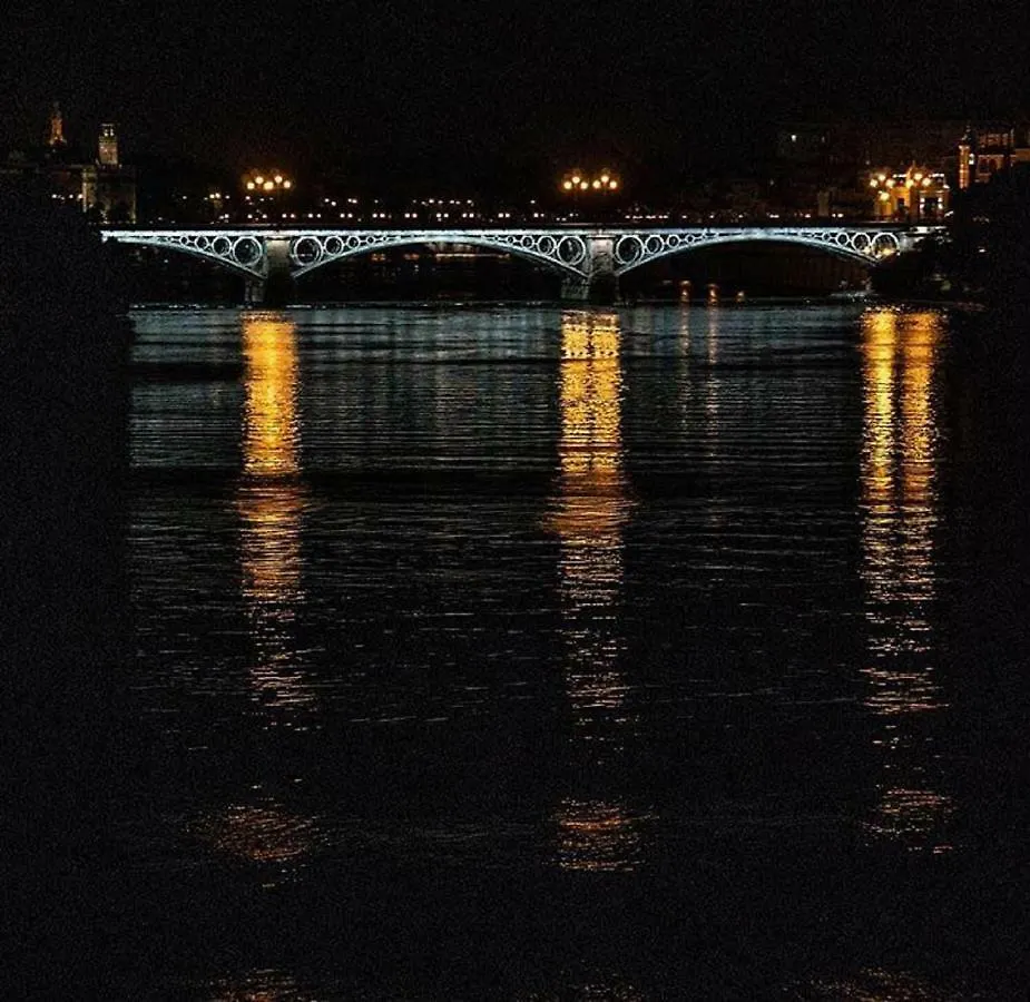 Triana Leon Sanz Apartment Seville 0*,